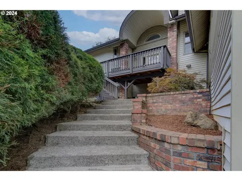 2565 N Washougal River Road Washougal WA 98671