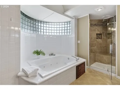 2565 N Washougal River Road Washougal WA 98671