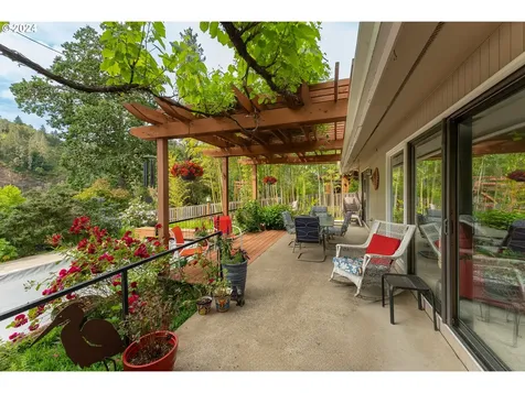 21 N River Drive Roseburg OR 97470