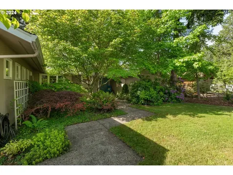 21 N River Drive Roseburg OR 97470