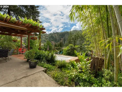 21 N River Drive Roseburg OR 97470