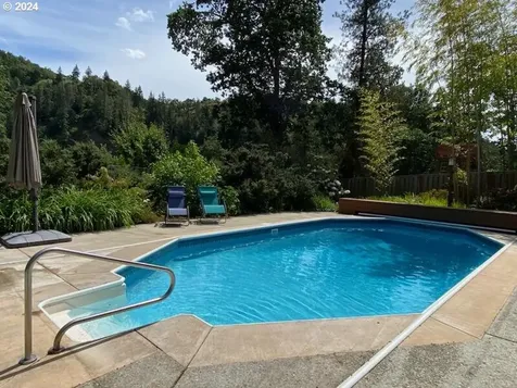 21 N River Drive Roseburg OR 97470