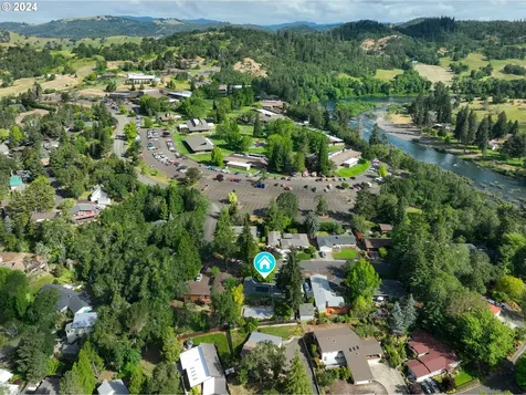21 N River Drive Roseburg OR 97470