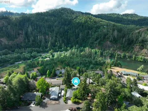 21 N River Drive Roseburg OR 97470