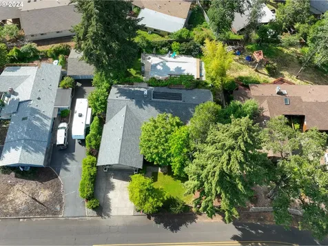 21 N River Drive Roseburg OR 97470