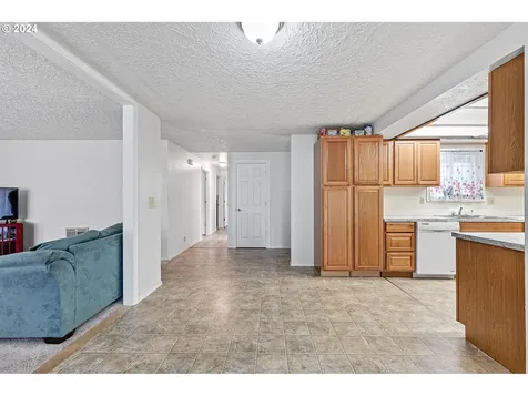 4675 Barger Drive Eugene OR 97402