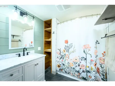 7100 Ash Street Grand Ronde OR 97347