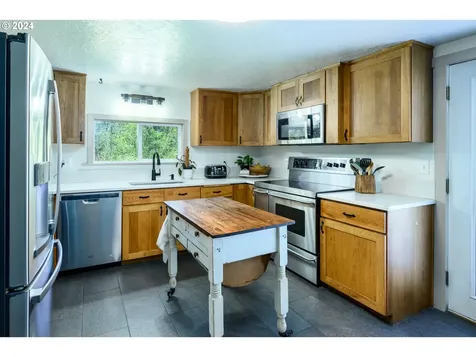 7100 Ash Street Grand Ronde OR 97347