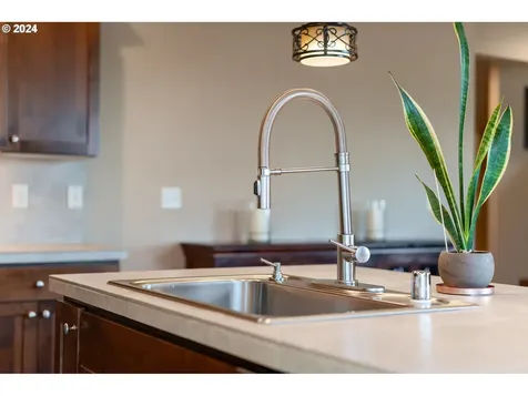15718 NE 22nd Avenue Vancouver WA 98686