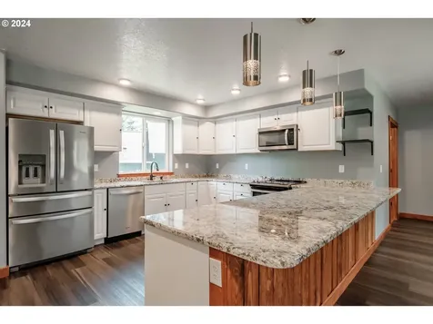 739 Parry Road Falls City OR 97344