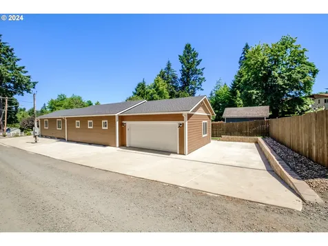 739 Parry Road Falls City OR 97344