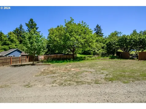 739 Parry Road Falls City OR 97344