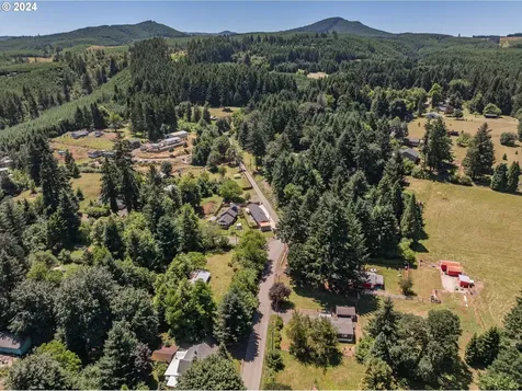 739 Parry Road Falls City OR 97344