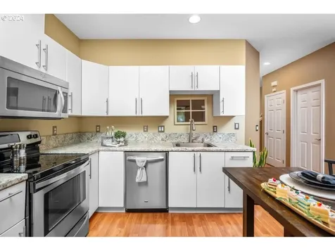 9208 SW Sweek Drive Tualatin OR 97062