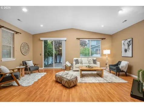 9208 SW Sweek Drive Tualatin OR 97062