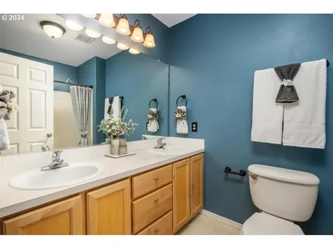 9208 SW Sweek Drive Tualatin OR 97062