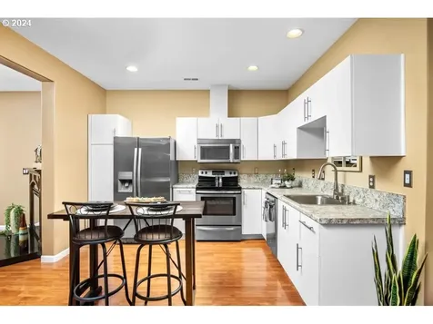 9208 SW Sweek Drive Tualatin OR 97062