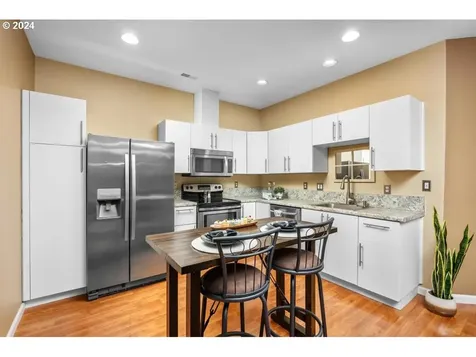 9208 SW Sweek Drive Tualatin OR 97062