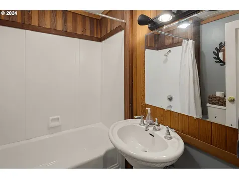 464 E 34th Avenue Eugene OR 97405