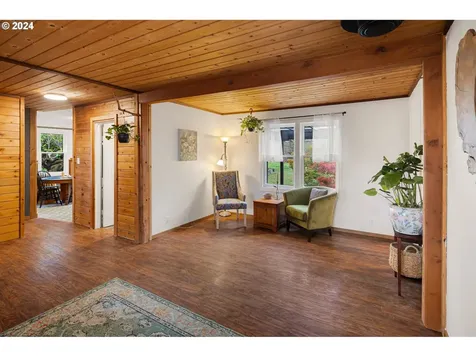 464 E 34th Avenue Eugene OR 97405