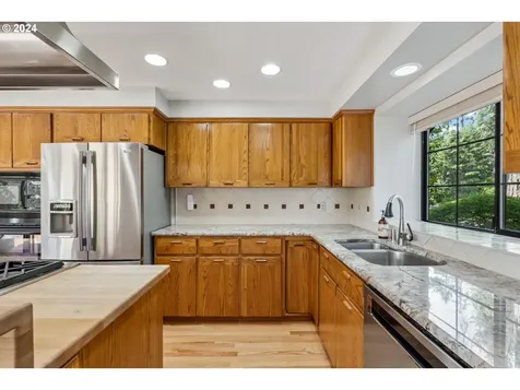 1386 SW 179th Court Beaverton OR 97003