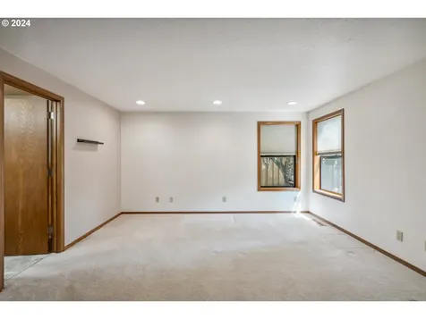 1386 SW 179th Court Beaverton OR 97003