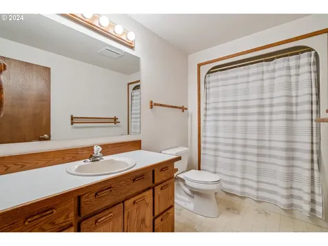 1386 SW 179th Court Beaverton OR 97003