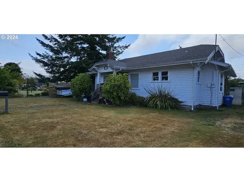 2036 Fir Avenue Reedsport OR 97467