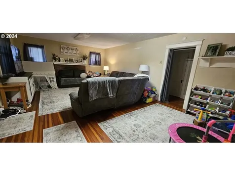 2036 Fir Avenue Reedsport OR 97467