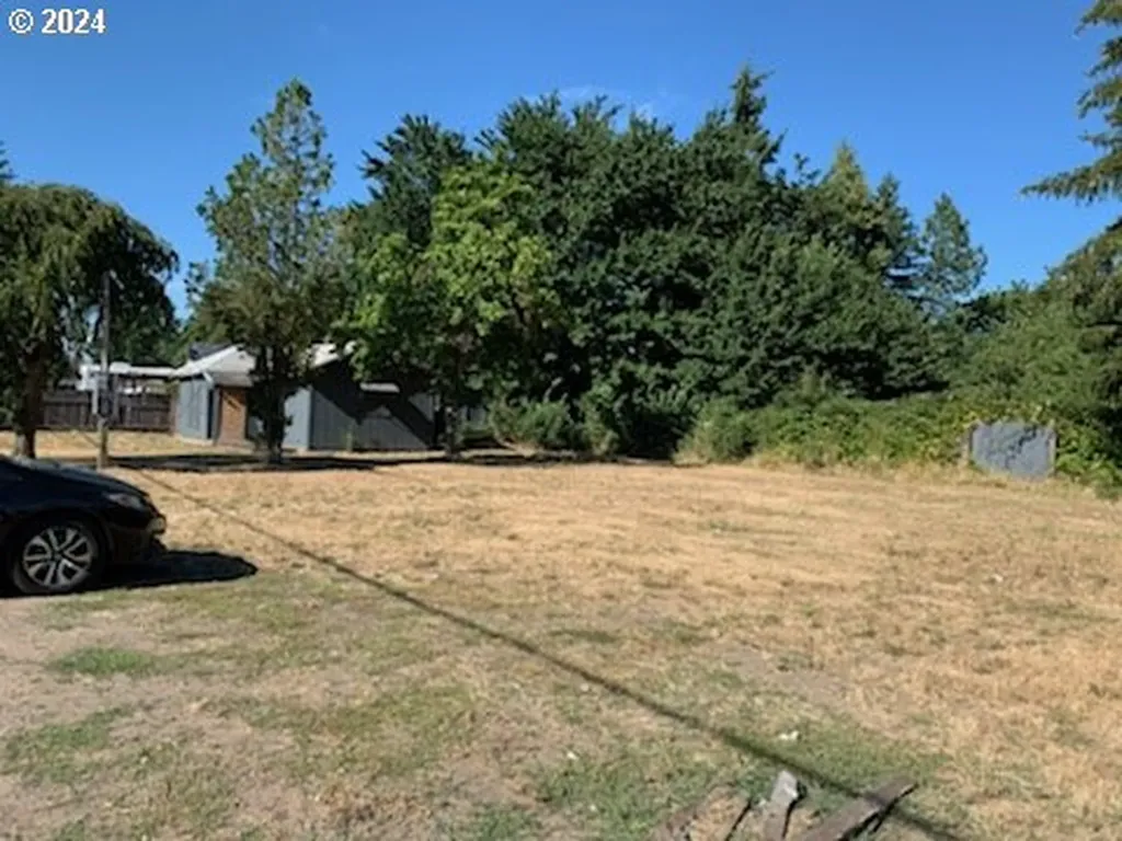 2035 E Irwin Way Eugene OR 97402
