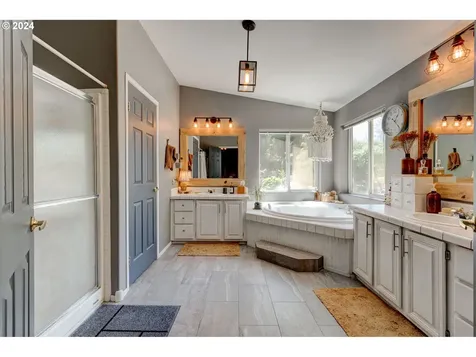 13694 Char Diaz Drive Oregon City OR 97045