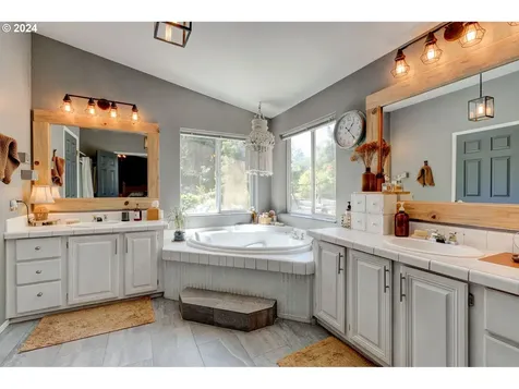13694 Char Diaz Drive Oregon City OR 97045