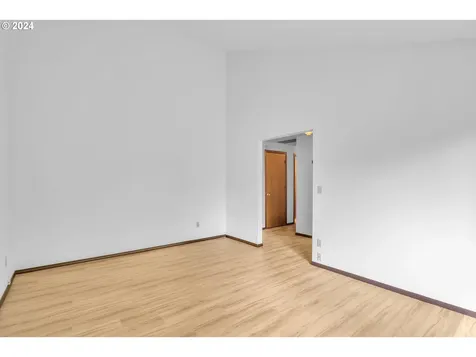 5505 Se Schiller Street Portland OR 97206