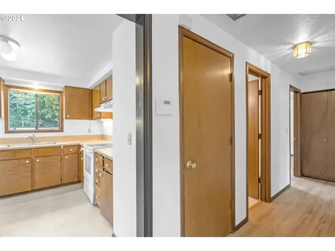 5505 Se Schiller Street Portland OR 97206