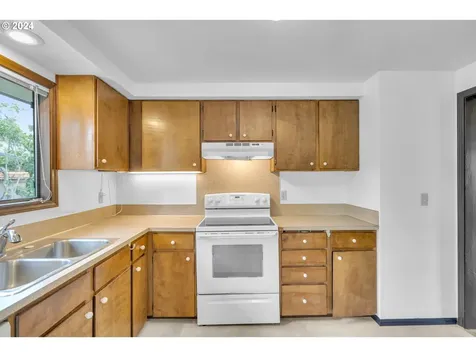 5505 Se Schiller Street Portland OR 97206