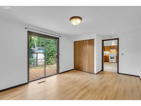 5505 Se Schiller Street Portland OR 97206