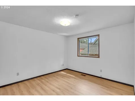 5505 Se Schiller Street Portland OR 97206