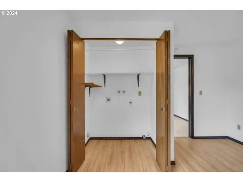 5505 Se Schiller Street Portland OR 97206