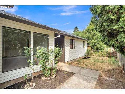 5505 Se Schiller Street Portland OR 97206