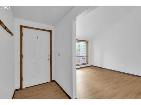 5505 Se Schiller Street Portland OR 97206