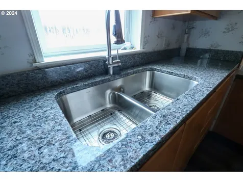 1425 Ventana Court Coos Bay OR 97420