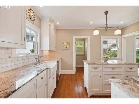 1734 Se 22nd Avenue Portland OR 97214