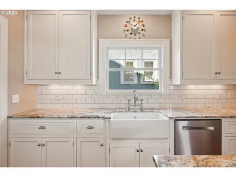 1734 Se 22nd Avenue Portland OR 97214