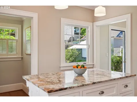 1734 Se 22nd Avenue Portland OR 97214