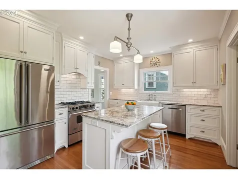 1734 Se 22nd Avenue Portland OR 97214