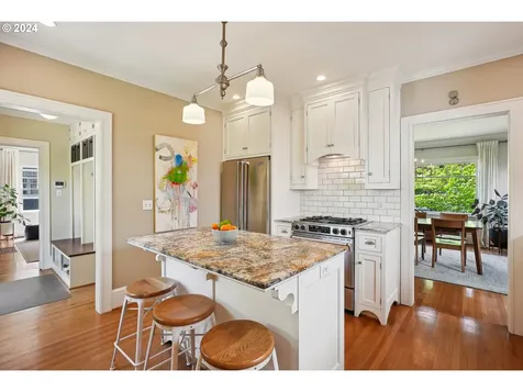 1734 Se 22nd Avenue Portland OR 97214
