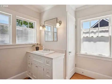 1734 Se 22nd Avenue Portland OR 97214