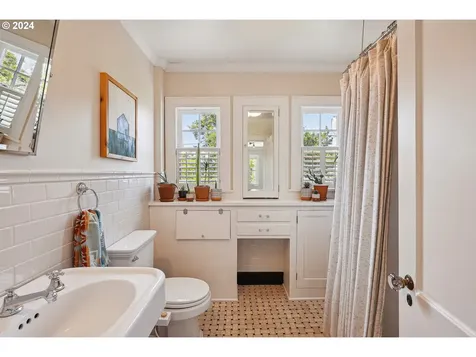 1734 Se 22nd Avenue Portland OR 97214