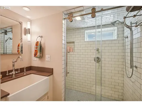 1734 Se 22nd Avenue Portland OR 97214
