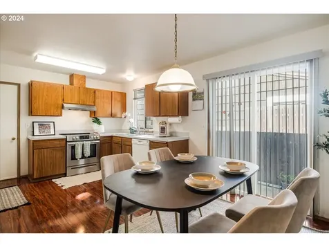 8904 N Bayard Avenue Portland OR 97217
